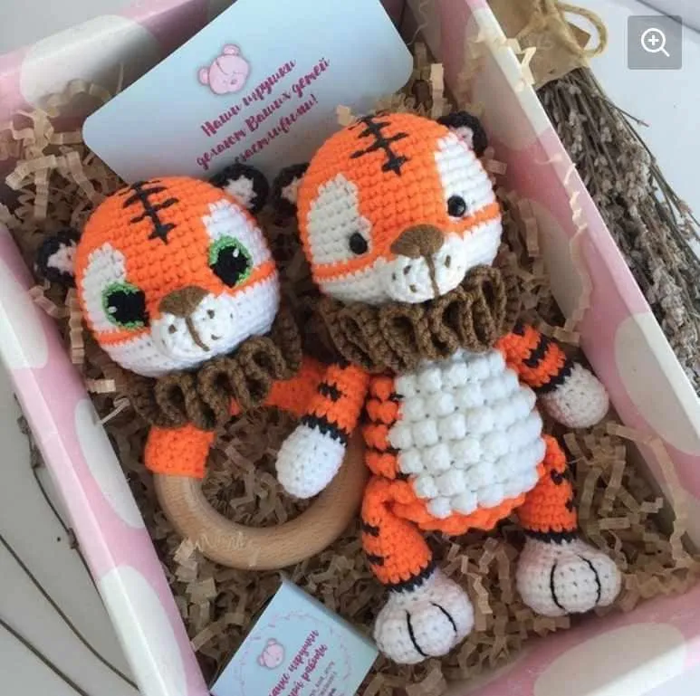 [Toys_knit_anny] Тактильный тигрёнок и погремушка (Анна Борисова)