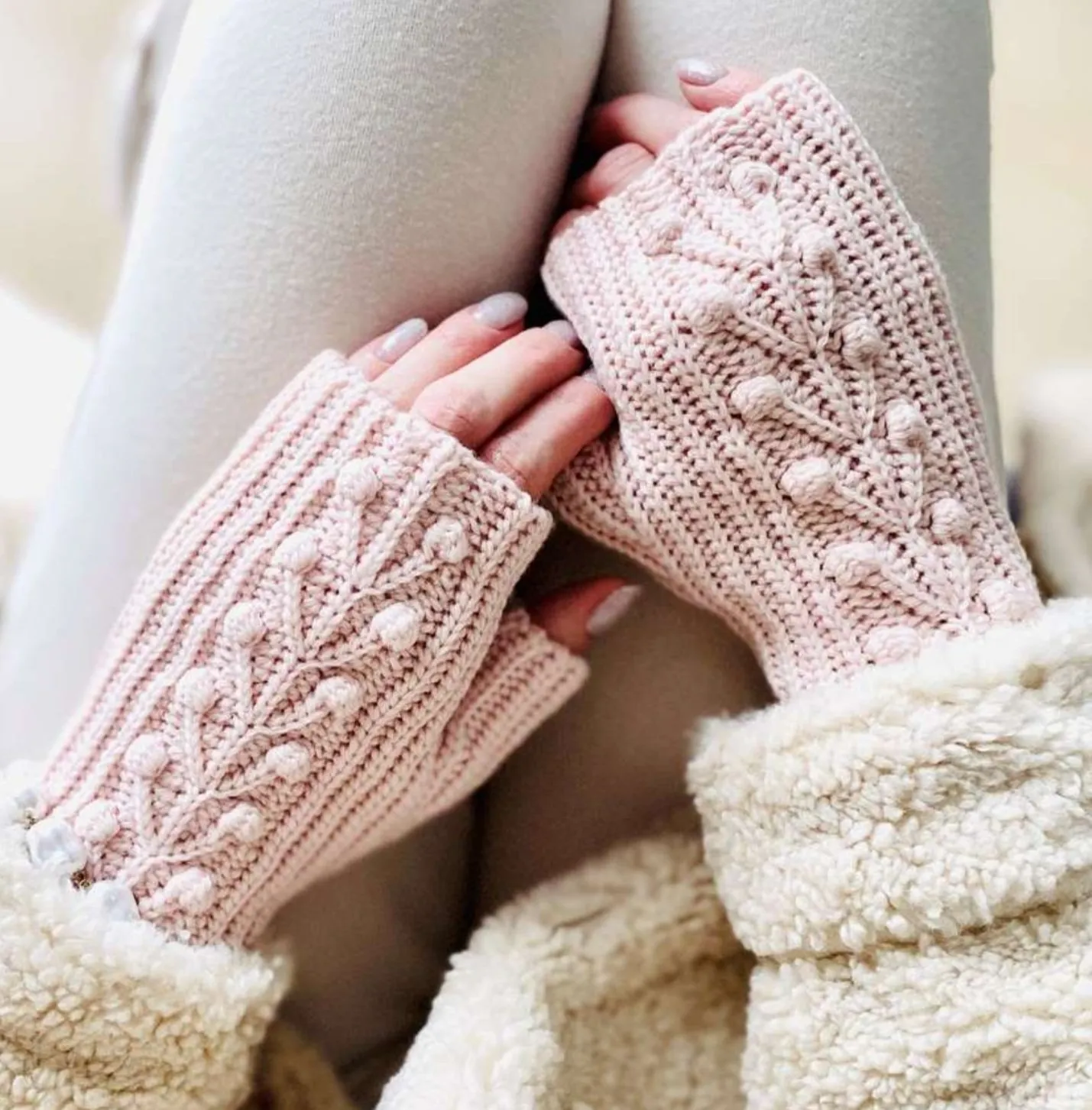 Митенки крючком Winter berry mitts (Светлана Кочкина)