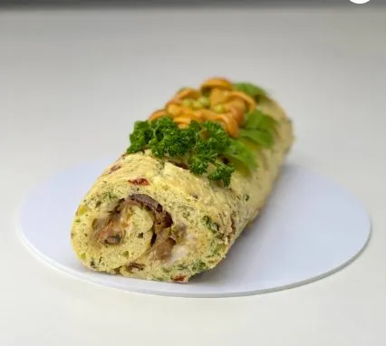 Рулет с зеленью и томатами, грибной жульен со сметанкой и морепродуктами (Мария Манахова)