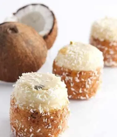 Муссовое пирожное «Кокос-ананас» (Захар Крицкий)