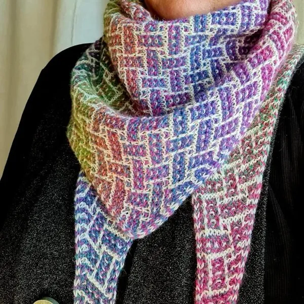 [Вяжи.ру] Вязаная спицами шаль ленивым жаккардом Spring Basket (Ute Nawratil)