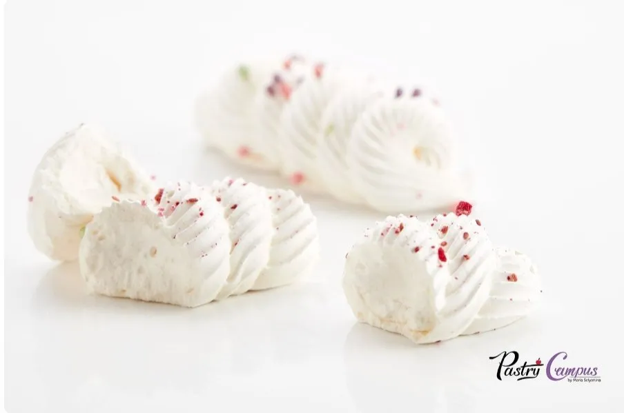 [PastryCampus.RU] Меренги и их типы. Работа с кондитерским мешком (Мария Селянина, Татьяна Сердцева)