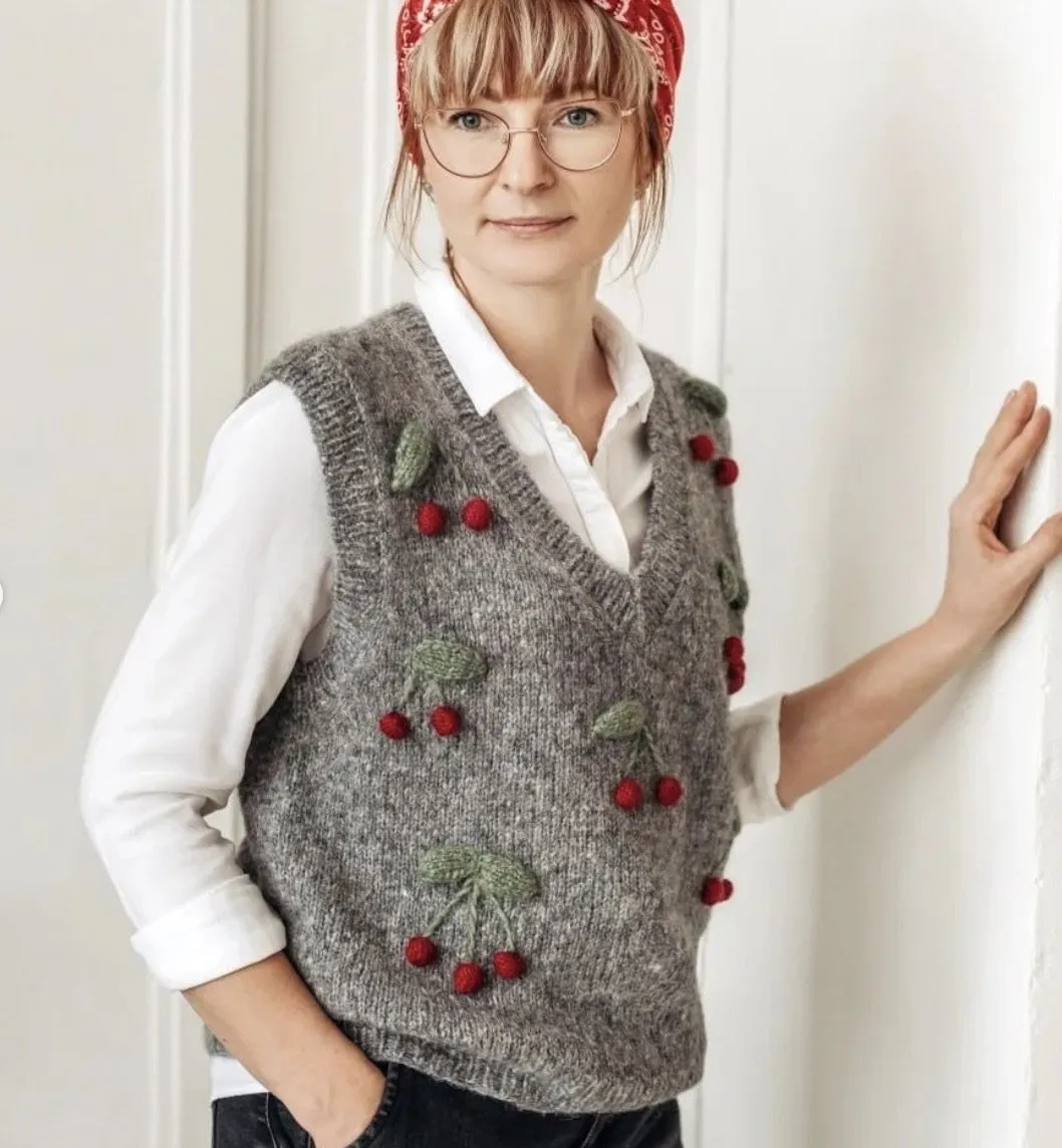 Жилет vest_cherry (mumshugsknit)
