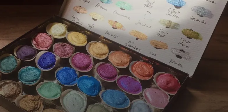 [Domestika] Изготовление металлических акварельных красок. Handmade Metallic Watercolors (Florencia Alvarez Brunel)