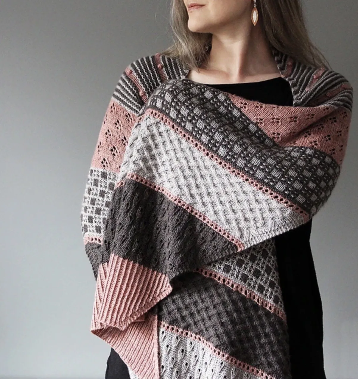 Шаль Festival of Stitches (Lisa Hannes)