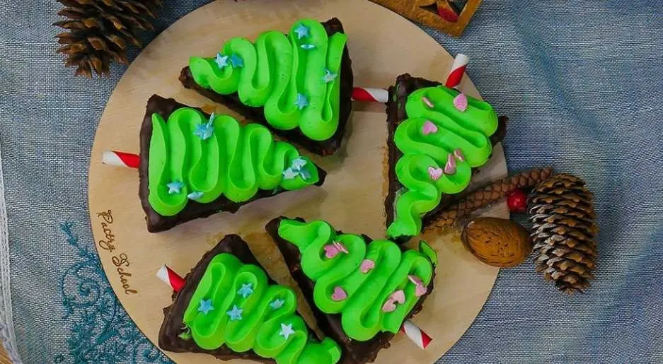 [Pastry-School] Пирожные «Новогодние Елочки» (Елена Крохмаль)