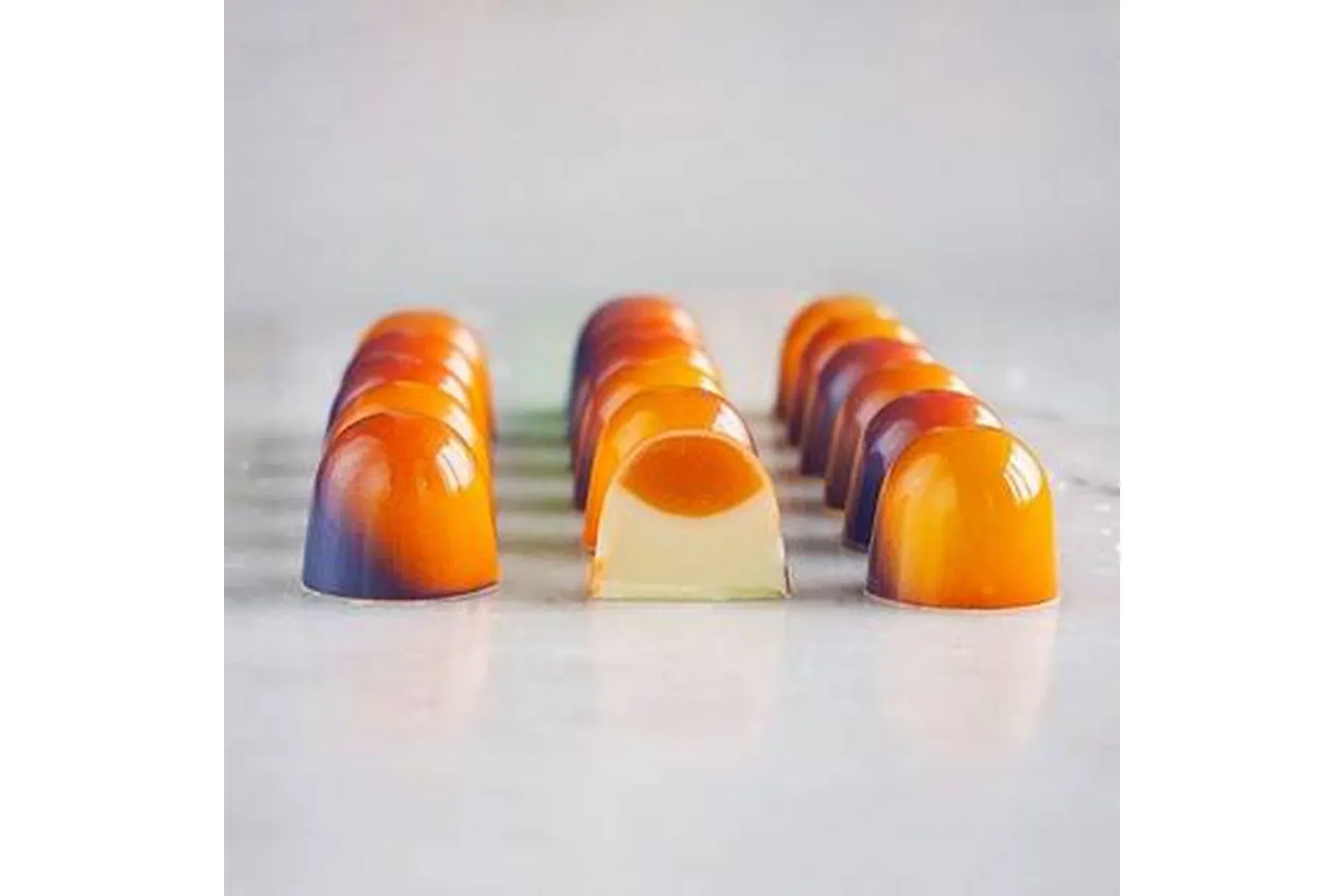 [Chocotale] Корпусная конфета - «Йогуртовый ганаш и желе персик-манго» (Светлана Егорова)