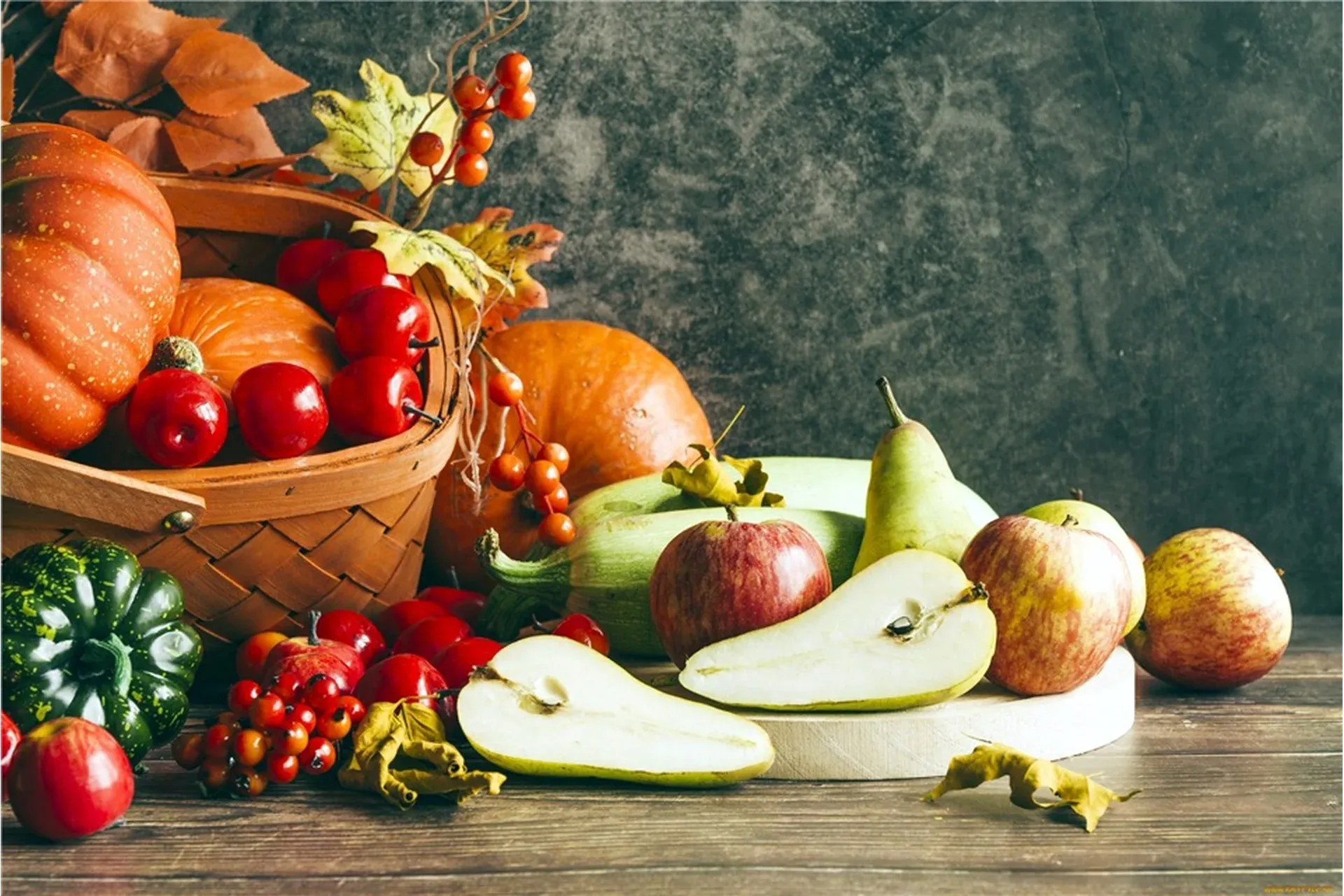 «Просто. Вкусно. Полезно». Сезон фруктов и овощей (Альбина Комиссарова, Анна Орехова)