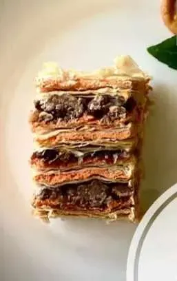 Закусочный Наполеон с томленой говядиной (brutal_cakes)