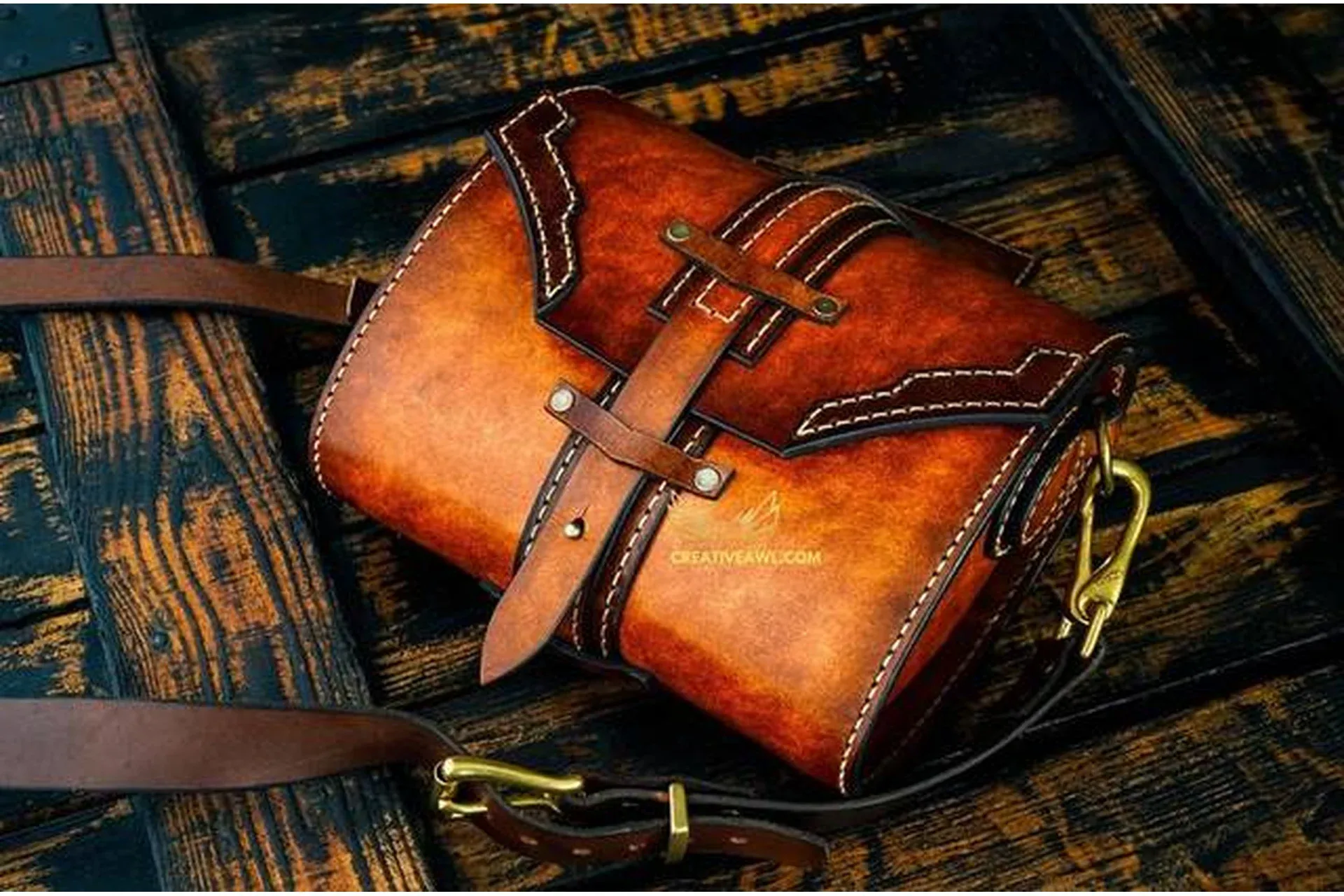 [Creative AWL] Кожаная сумка «Old School Bag»
