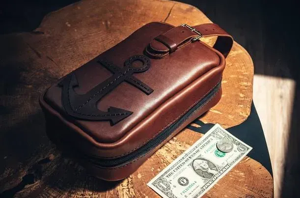 [OLIVAleather] Мужской кожаный несессер «Dopp Kit»