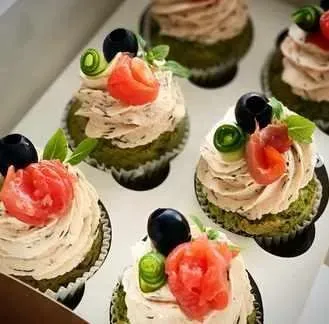 Закусочныe капкейки «Фишловерс» (brutal_cakes)