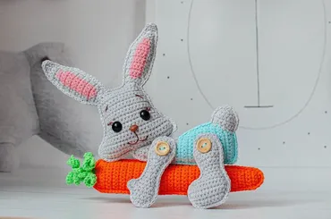 [Sa_nata_toys] Зайка на морковке (Наталья Кузнецова)