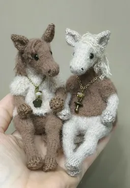 [AmazingToys] Лошадёныш (Анна Батина)