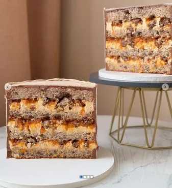[lambina.cake] Ореховый торт с вареной сгущёнкой и курагой (Елена Ламбина)
