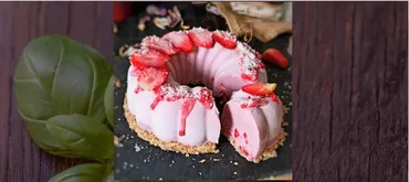 Торт «Клубничное облако» (all.raw_sweets)