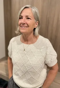 Футболка Diamond Rose Sweater (NeedleSmithKnits)
