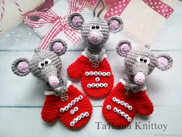 [Игрушки] Мышонок в рукавичке (Татьяна Knittoy)