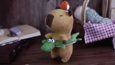 [Вяжи.ру] Вязаная спицами Капибара Otis