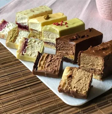 [shescake] Нарезные пирожные. Малина-фисташка