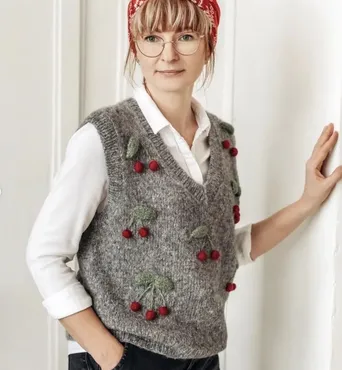 Жилет vest_cherry (mumshugsknit)