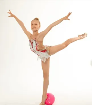 [Protasova Rhythmic School] Повороты с ногой на 90° (Марина Протасова)