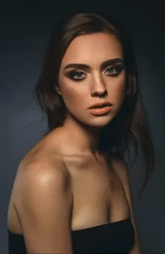 Advanced Studio Portrait Retouching in Photoshop (Marcin Mikus)