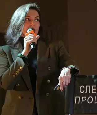 Фундамент продаж в онлайн. Как эксперту упаковать себя и социальные сети, чтобы продавать дорого, системно и легко (Регина Браун)