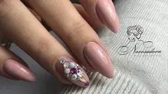 [Udemy] Инкрустация стразами. Техники и секреты (Евгения Новосадова)