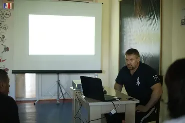 Физическая подготовка в спортивных единоборствах (Андрей Антонов, Василий Волков)