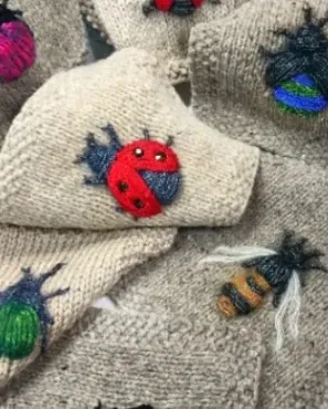 Жук в технике Puff Color Knitting (Лена Родина)