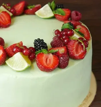 [Pastry School] Торт «Клубника-Лайм» (Елена Крохмаль)
