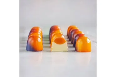 [Chocotale] Корпусная конфета - «Йогуртовый ганаш и желе персик-манго» (Светлана Егорова)