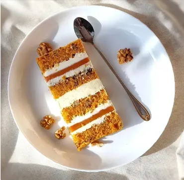 [Streltsova Cake Club] Торт Орехово-морковный с карамелью (Софья Стрельцова)