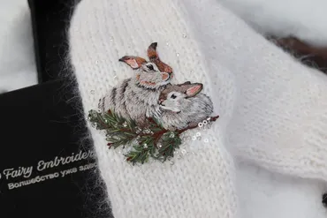 Вышивка на варежках Зайка мой (Fairy Embroidery)