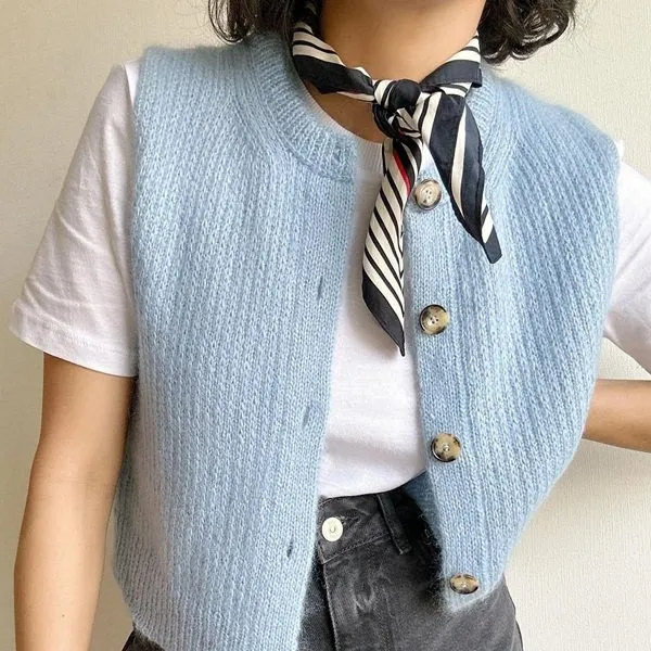 [Вяжи.ру] Вязаный спицами жилет Roma vest с японским плечом (Mochiknits)