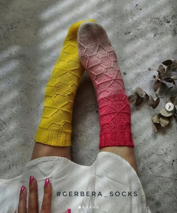 [vikis_knit] Носки Gerbera (Виктория Семенова)