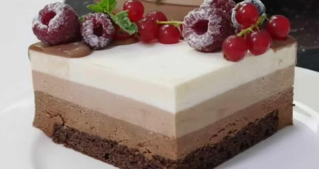 [Pastry School] Муссовый торт «Три шоколада» (Елена Крохмаль)