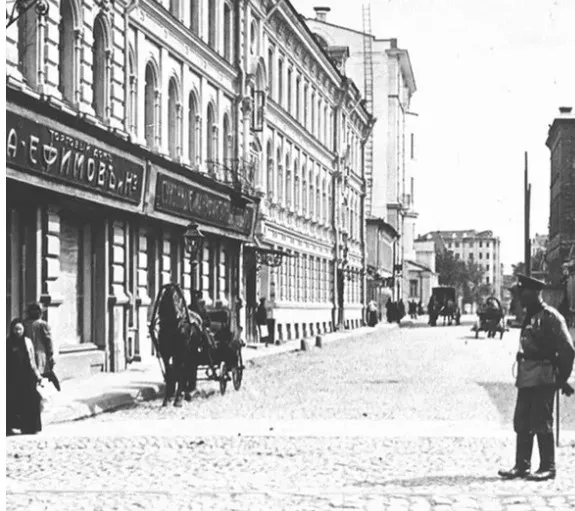 [Умные люди] Старый Арбат: история ушедшего символа Москвы (Иван Савушкин)