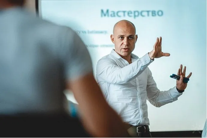 Популярность у женщин, мужской мозг, женский мозг (Алекс Мэй)