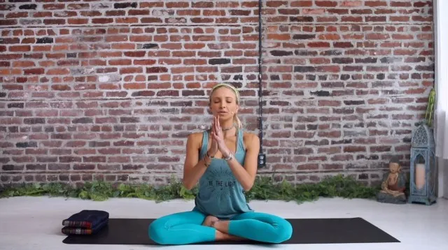 [Bohobeautiful] Yin Yoga Upper Body & Back Release (Juliana Spicoluk)