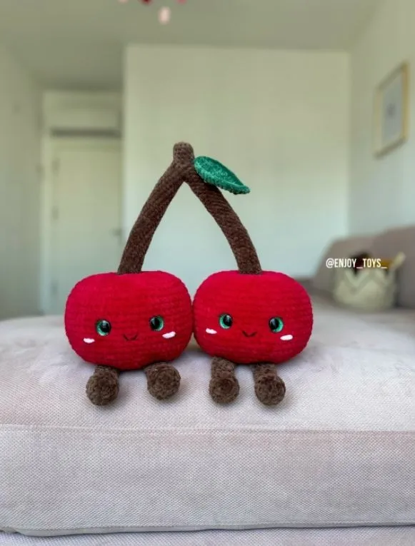 Подушка Вишня (Марина Камбур)