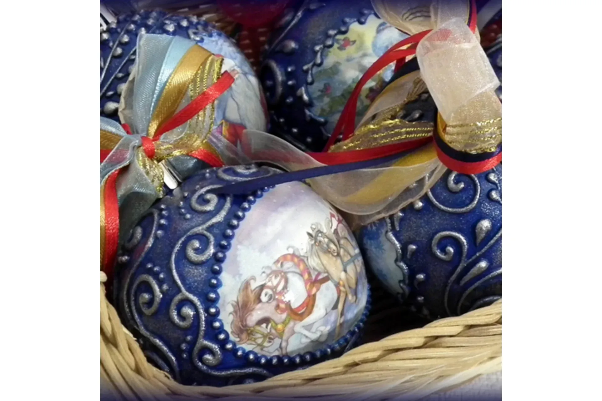 Эластичная картинка в декупаже елочных шаров (Татьяна Чимбирь)