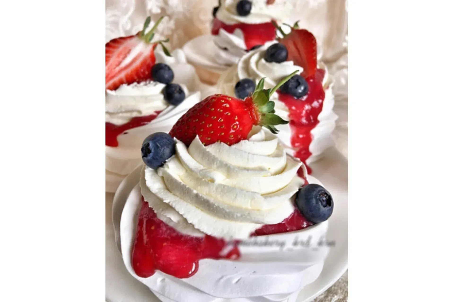 [art2cake] Пирожное «Белоснежная Павлова» (Надежда Коломейцева)