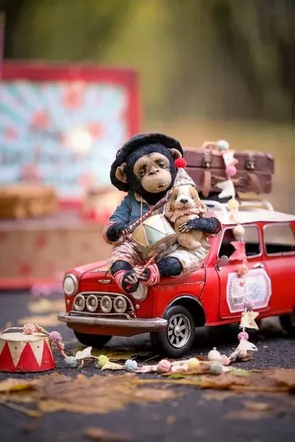 Обезьяна мистер Тумнус и пёс Тефтя. The Monkey Show! (Таисия Клонингер)